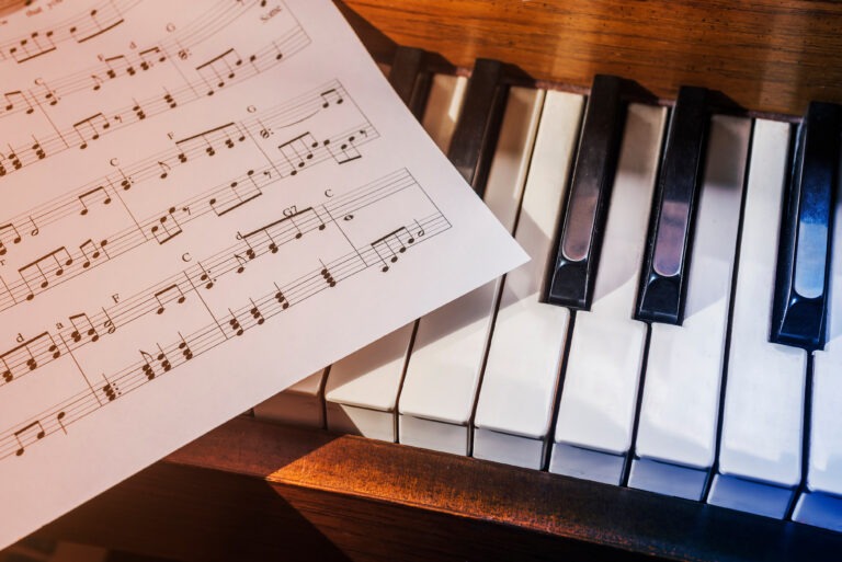 Le piano et le solfège en même temps